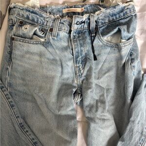 Levis Light Blue Distressed Jeans